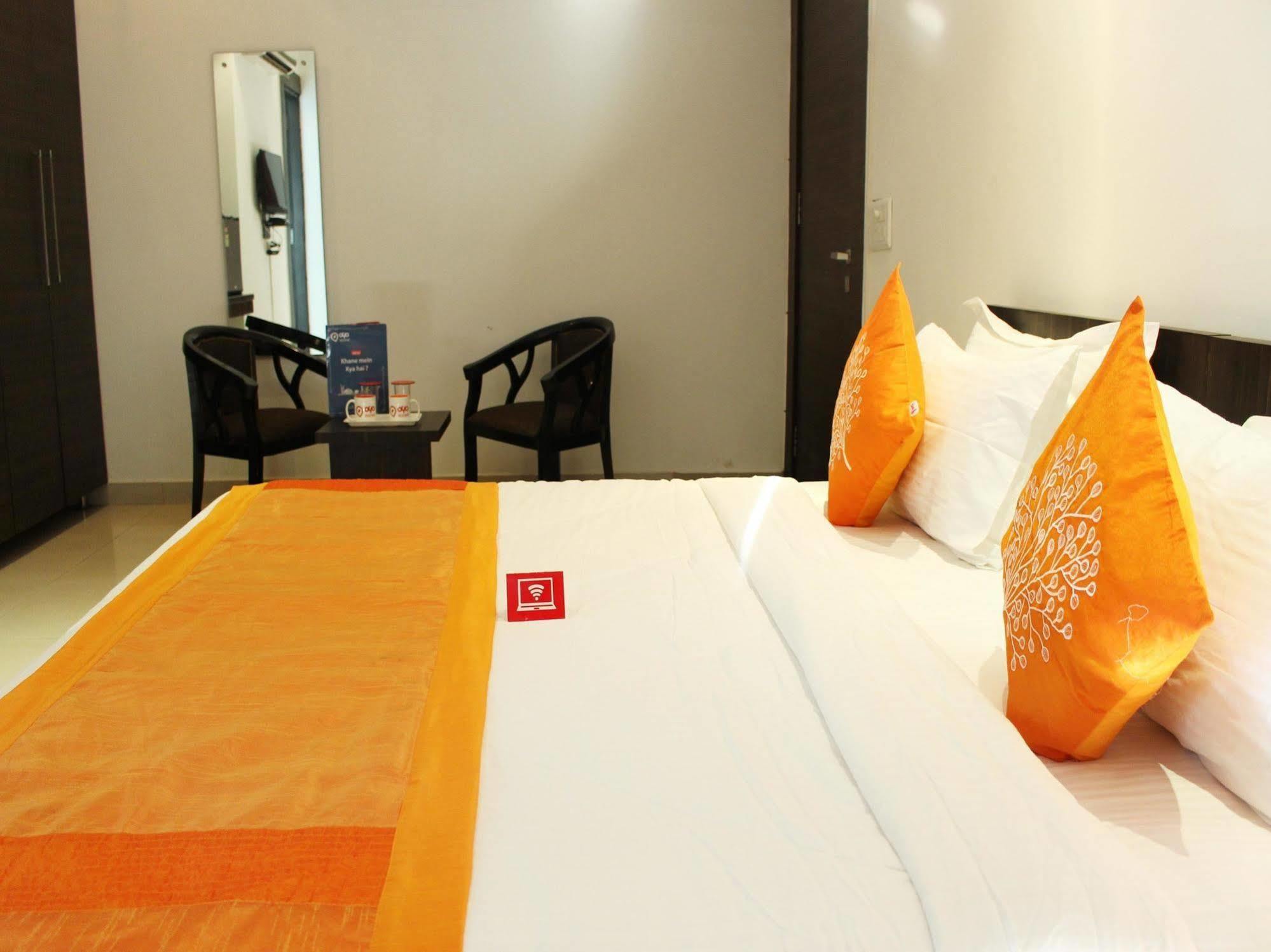 Oyo Flagship 387 Moulsari Avenue Hotel Gurgaon Exterior photo