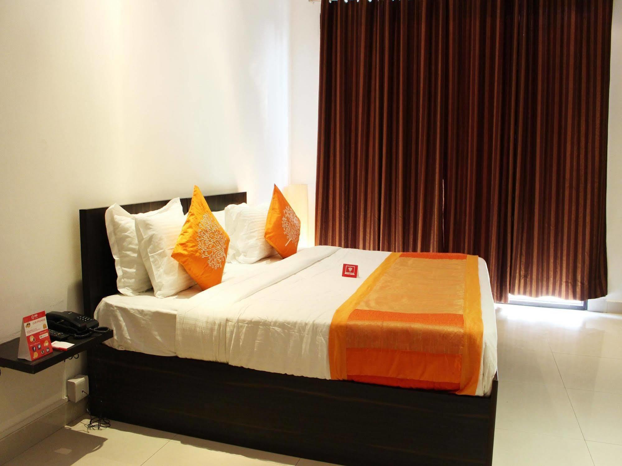 Oyo Flagship 387 Moulsari Avenue Hotel Gurgaon Exterior photo