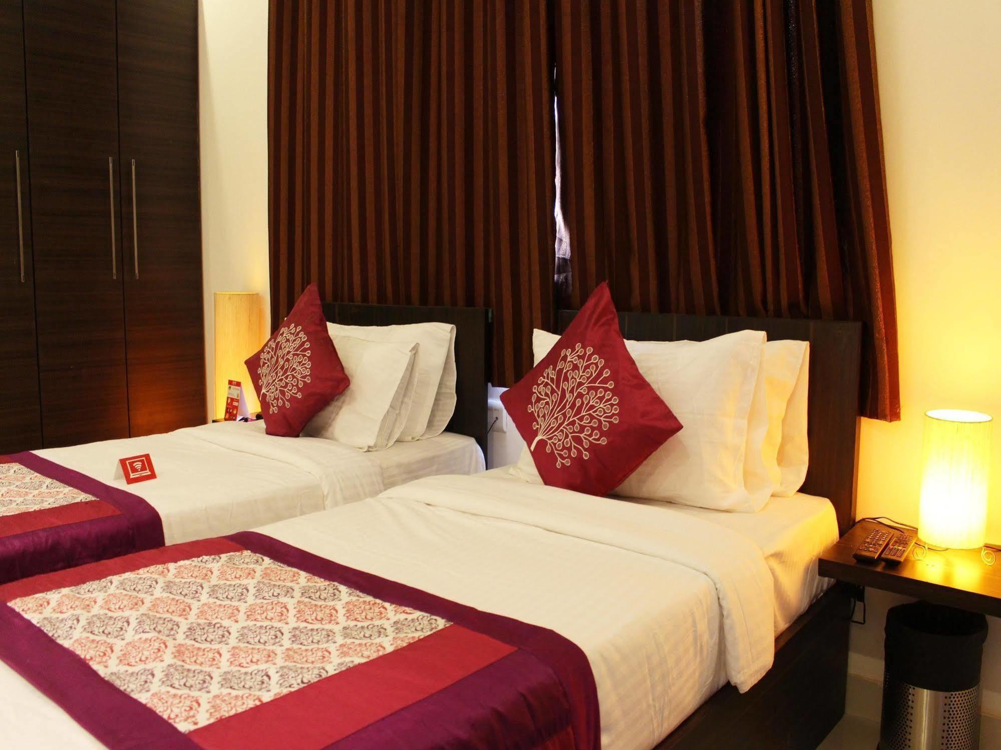 Oyo Flagship 387 Moulsari Avenue Hotel Gurgaon Exterior photo