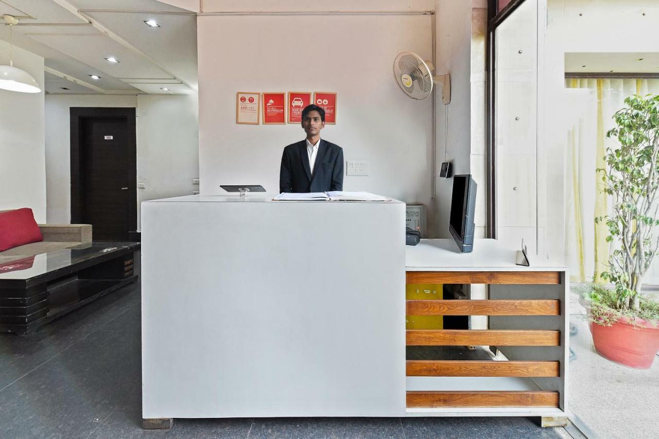 Oyo Flagship 387 Moulsari Avenue Hotel Gurgaon Exterior photo