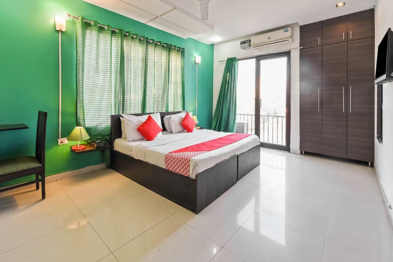 Oyo Flagship 387 Moulsari Avenue Hotel Gurgaon Exterior photo