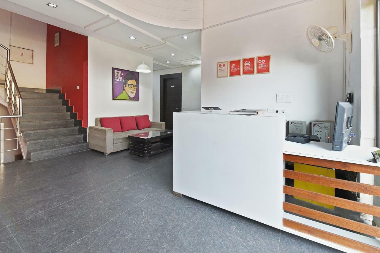Oyo Flagship 387 Moulsari Avenue Hotel Gurgaon Exterior photo
